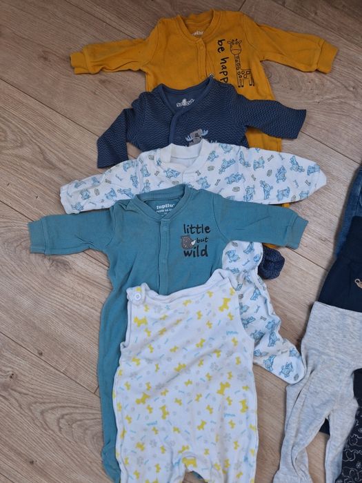 Zestaw paka 28 ciuszków r. 56-62