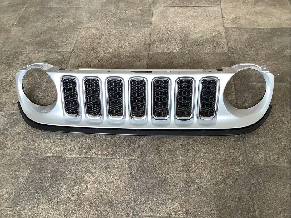 Решітка радіатора джип ре негейт в сборі