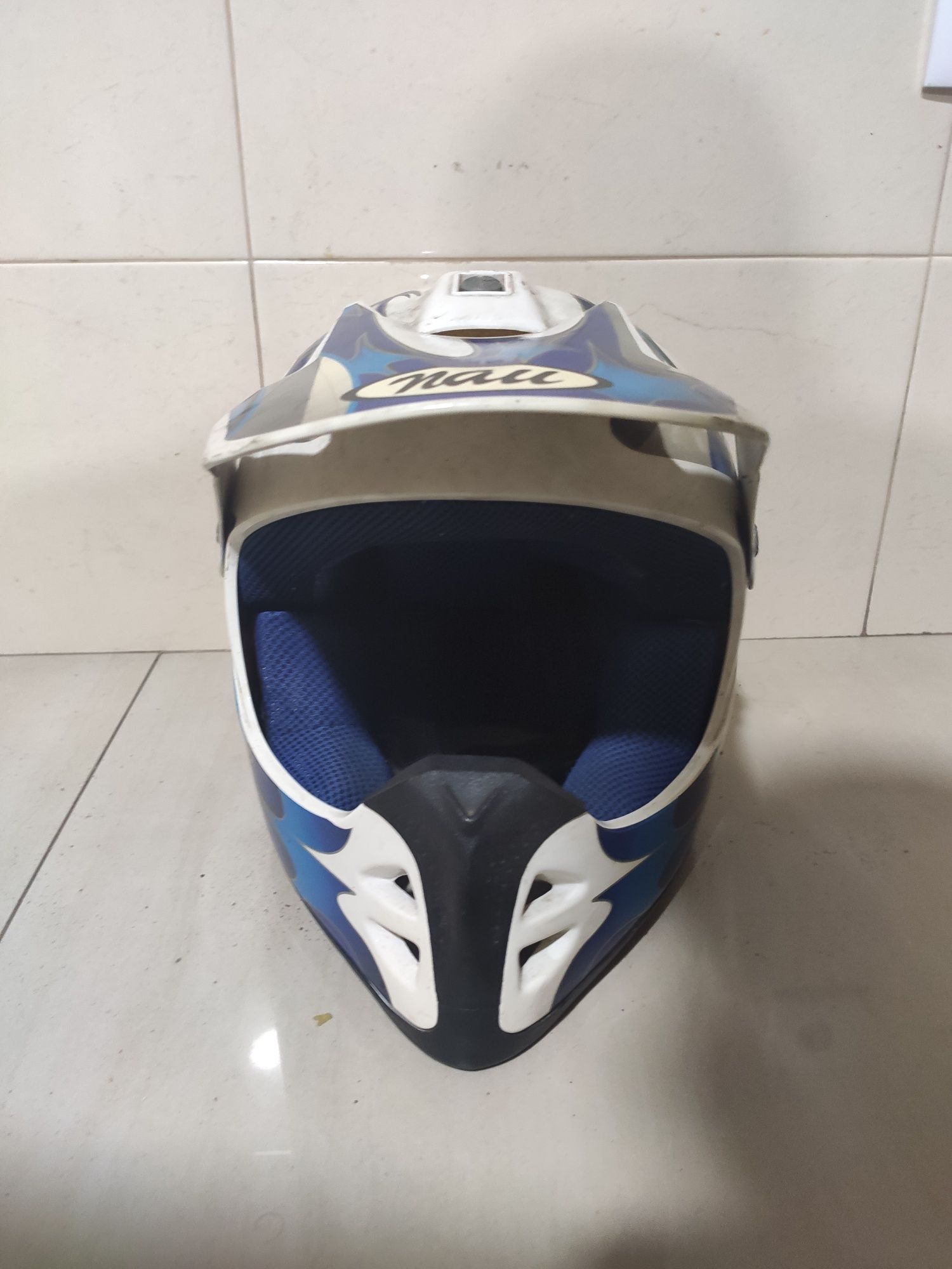 Vendo capacete de mota usado