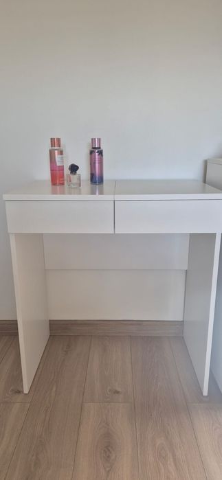 Toaletka Ikea plus krzesło- stan idealny