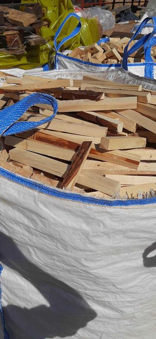 DREWNO suchy opał opałowe drzewo