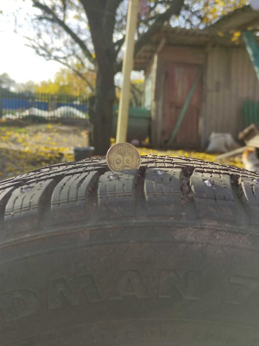 Зимова шипована гума