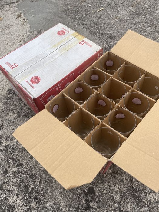 Conjunto de 24 copos nunca usados