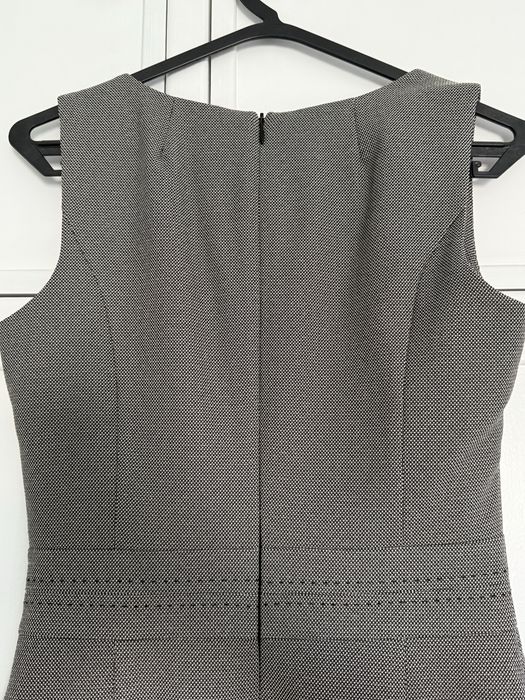 Vestido elegante cinza