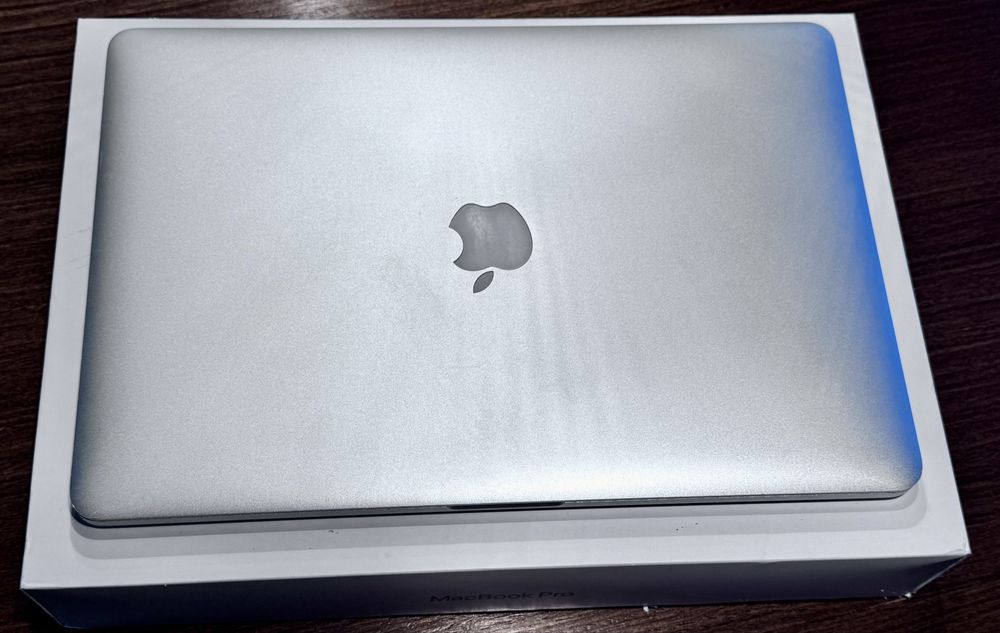MacBook Pro A1398/late2013/i7/2.0GHz/16GB/256GB/15.4/477 cykli