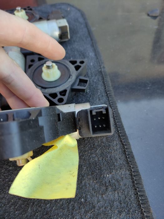 Дверні ручки моторчики мазда 6 GG. Розборка мазда 6 GG