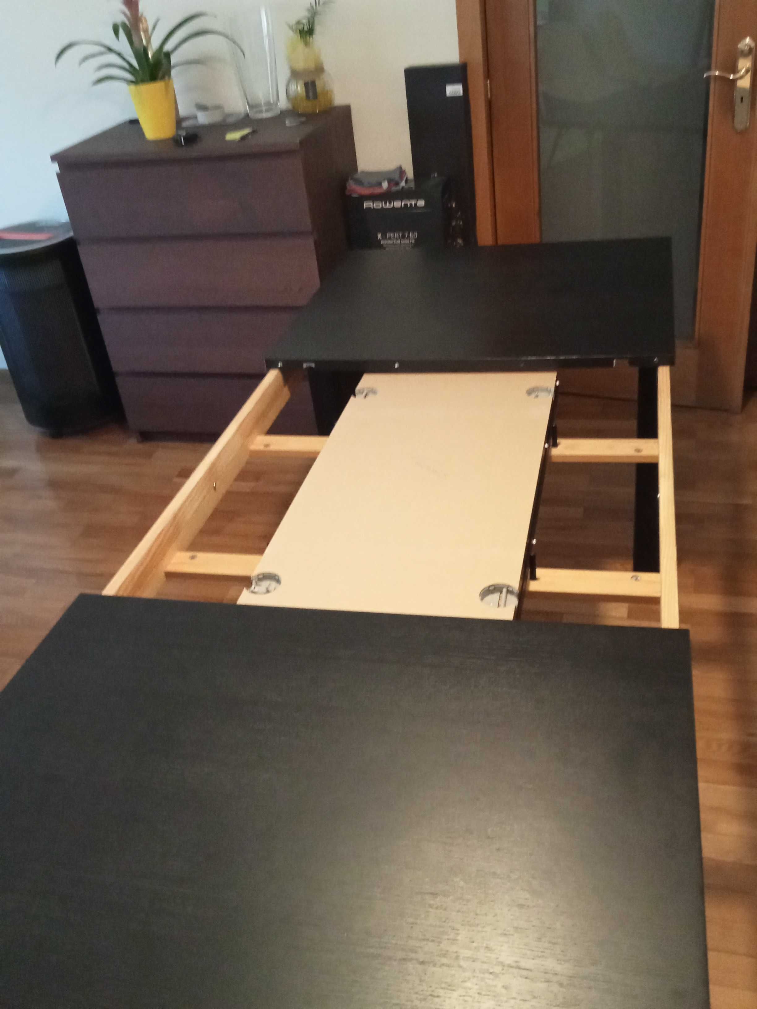Mesa extensível, castanho escuro, 140/180/220 x 84 cm