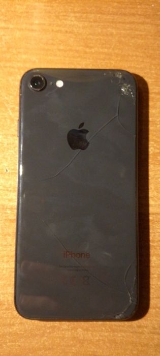 Продам IPhone 8 на 64gb