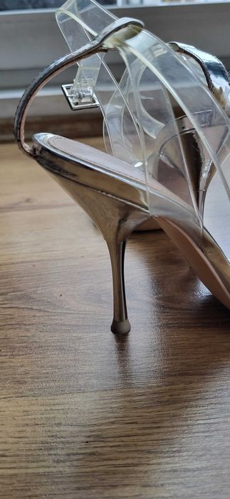 Buty, sandały na obcasie Zara r37