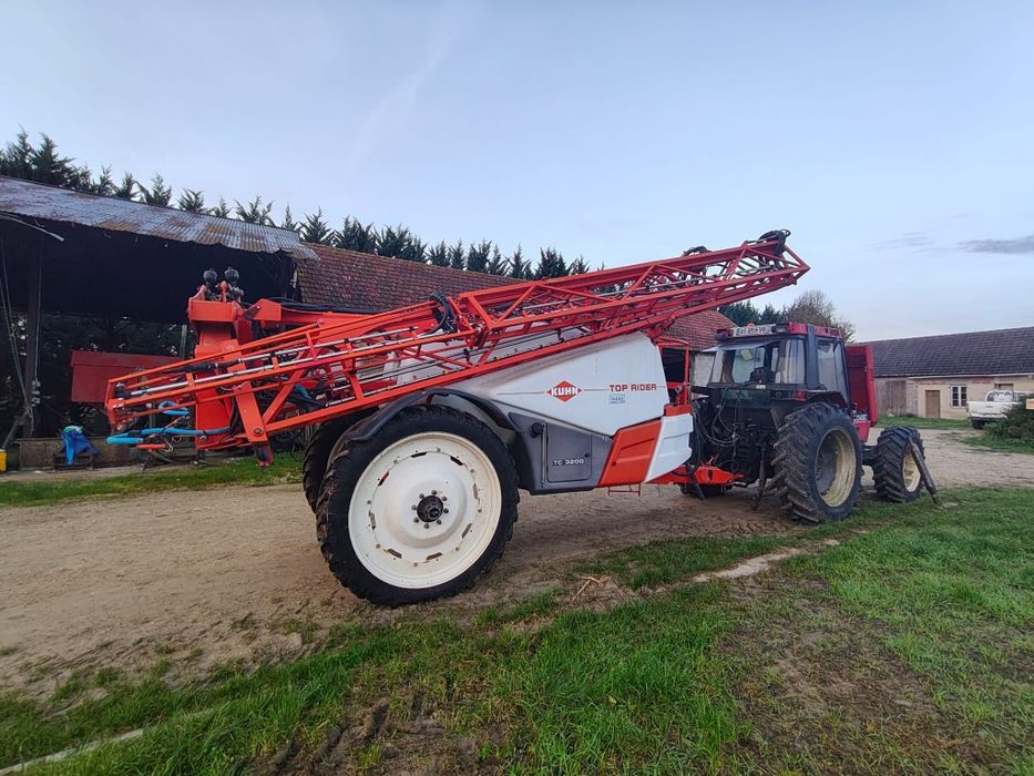 Opryskiwacz kuhn Top Rider ciągany 28m 3200L