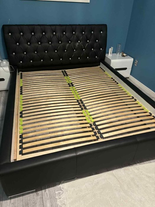 Sprzedam łóżko ze stelażem