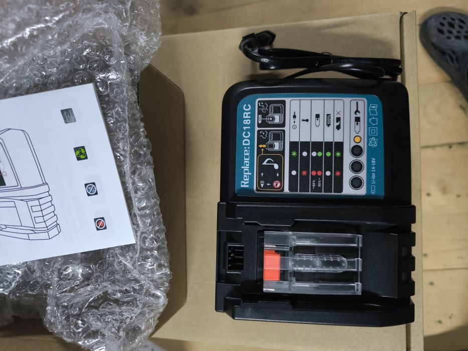 Пристрій для швидкого заряджання Li-ion акумуляторів Makita 14.4-18В,