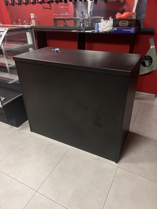 Lada sklepowa czarna