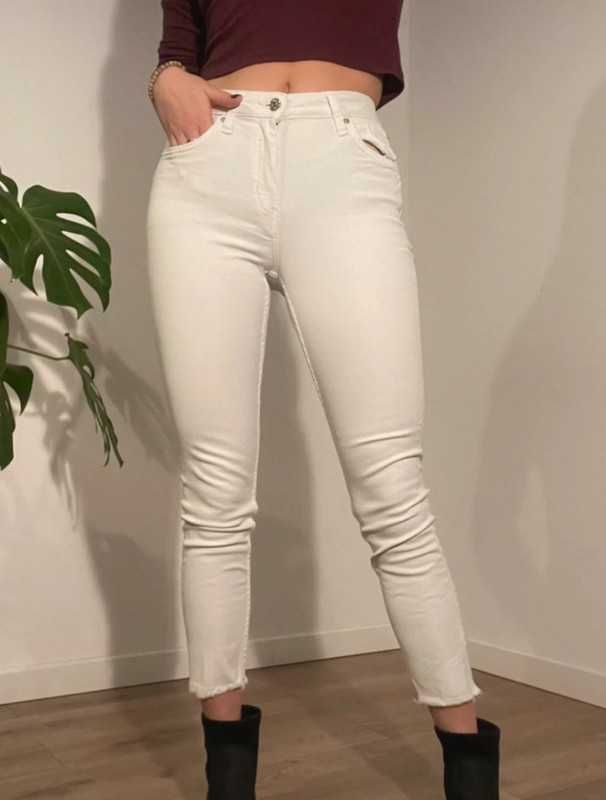 Białe jeansy skinny slim Mango XS 34