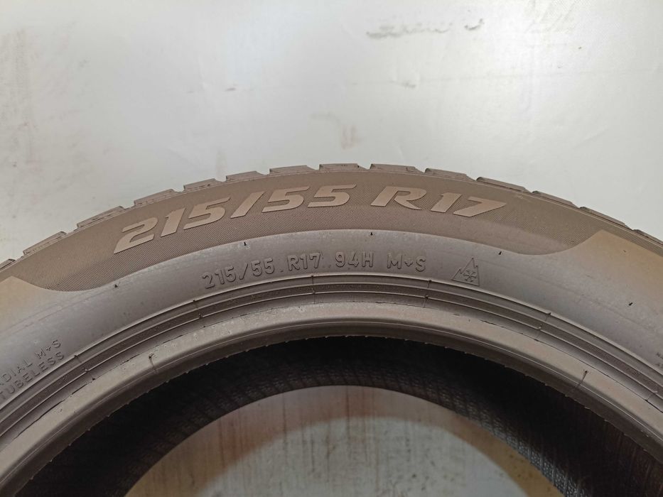 Pirelli SottoZero 3 215/55/17 2017 rok 94H 6,3mm (878)