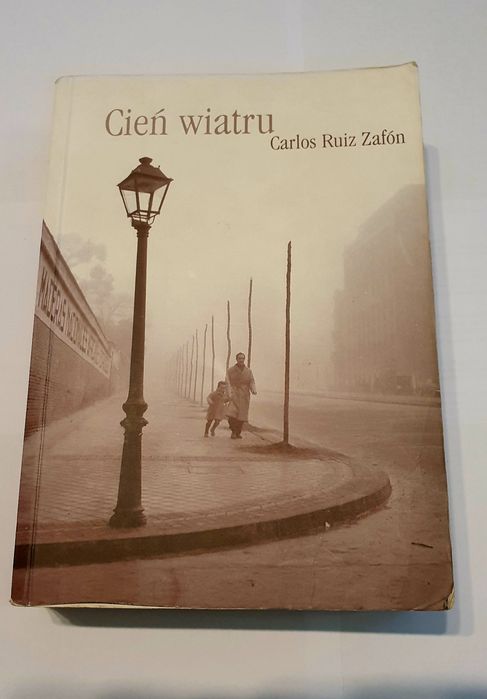 Cień wiatru - Carlos Ruiz Zafon - Wersja Normalna Okładka Miękka