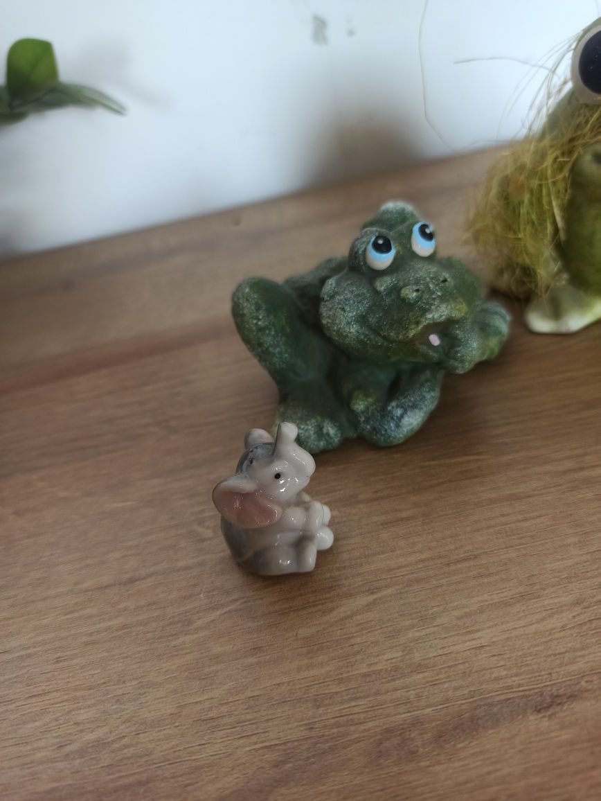 Kolekcja Ceramiczne Figurki Zestaw Ceramicznych Figurek Żaba Żabka