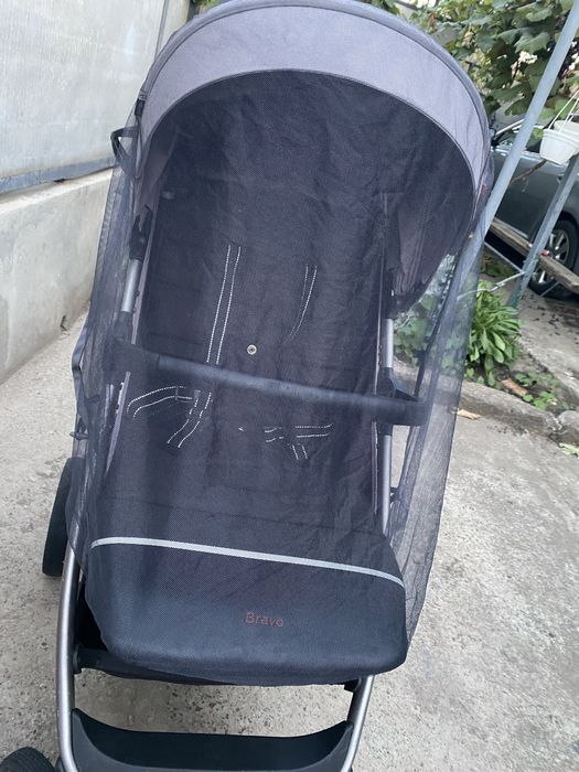 Продам прогулочную коляску .