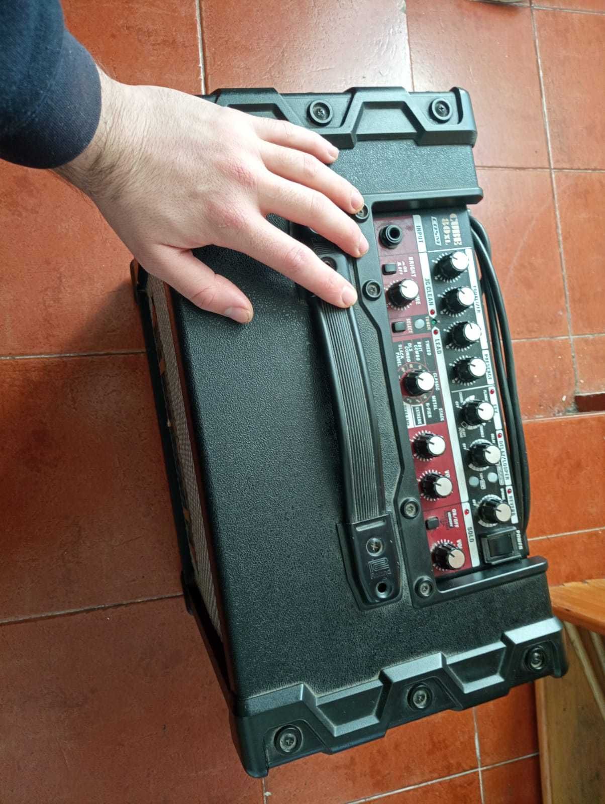 Amplificador Roland Cube-80 XL (para guitarra)