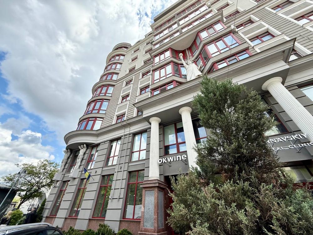 Продаж комерційного приміщення в центрі по вул. Бандери