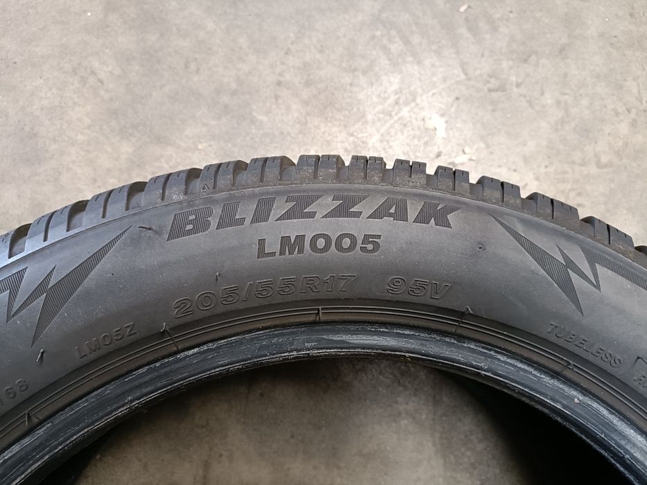 Opona zimowa Bridgestone Blizzak LM005 205/55R17 95V