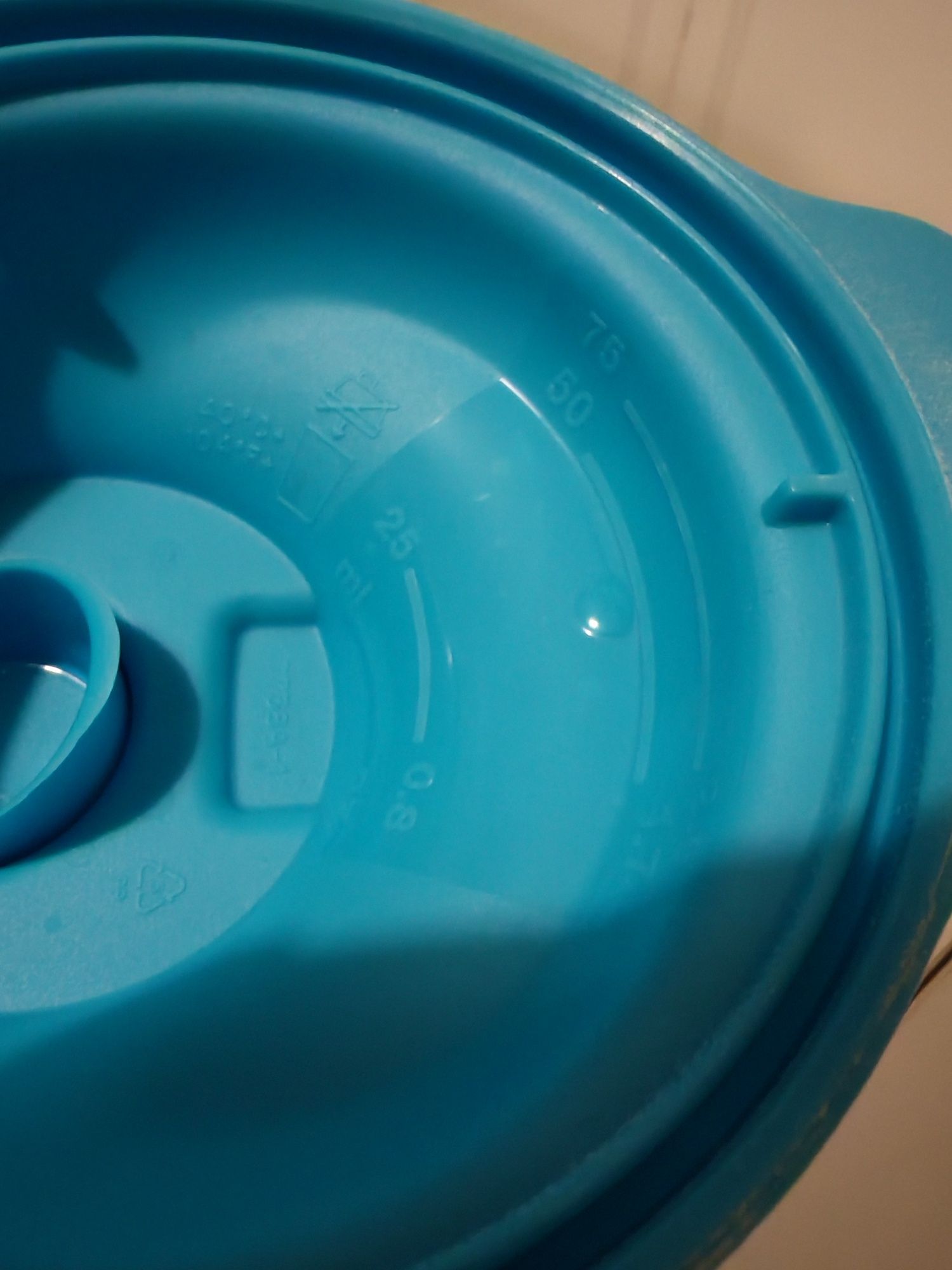 Shaker/copo medidor Tupperware