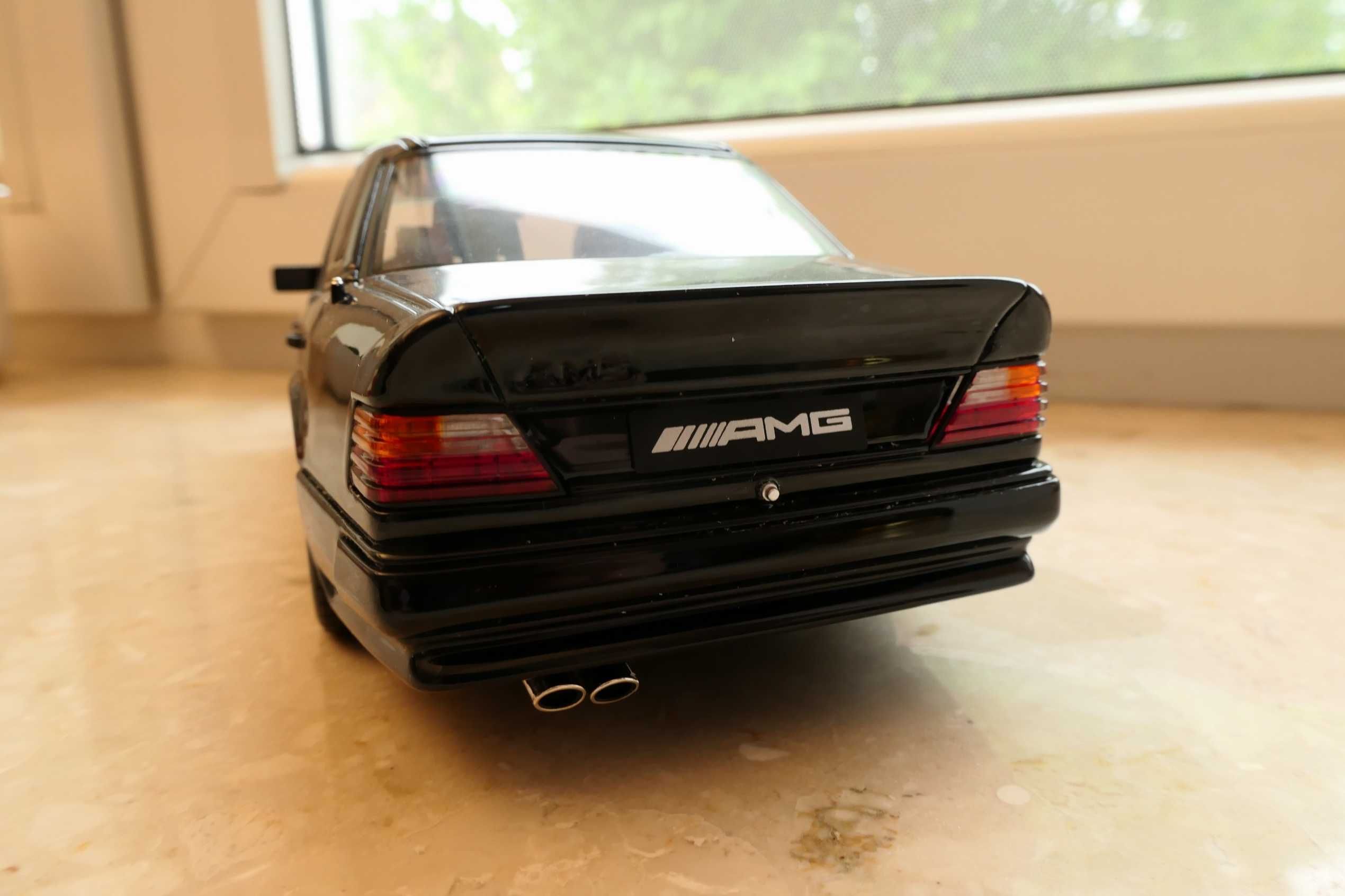 Mercedes 300E 5.6 AMG (W124) - OttO Mobile