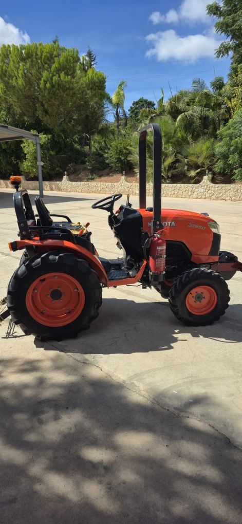 Trator Kubota B2650