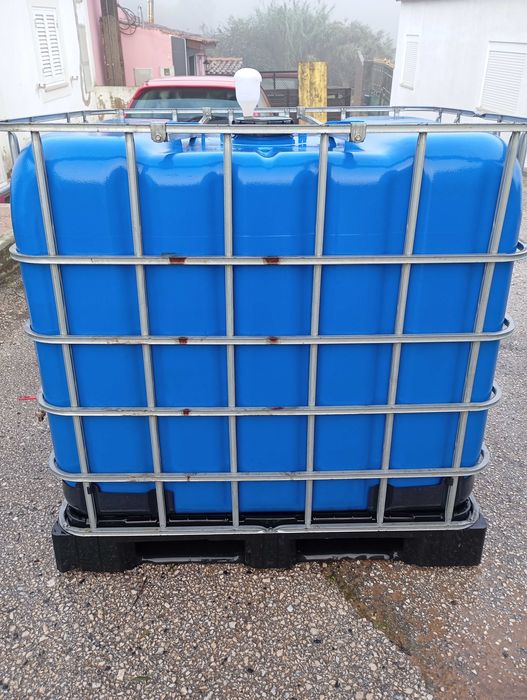 Depósito para vinho com 3 torneira