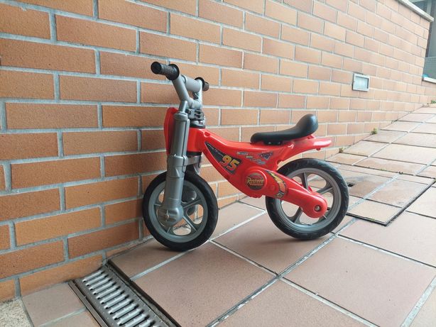 Bicicleta sem pedais para crianças
