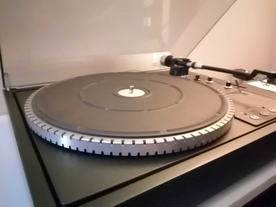 Thorens TD 105 Gramofon z napędem paskowym