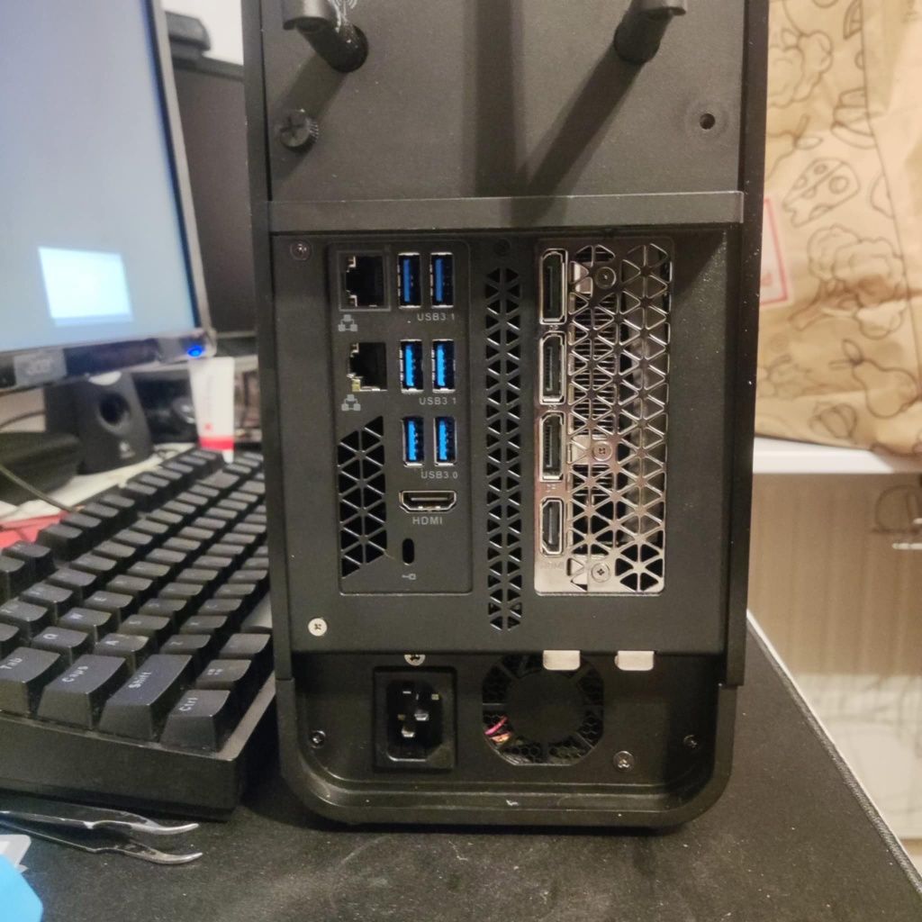 Komputer Zotac Magnus