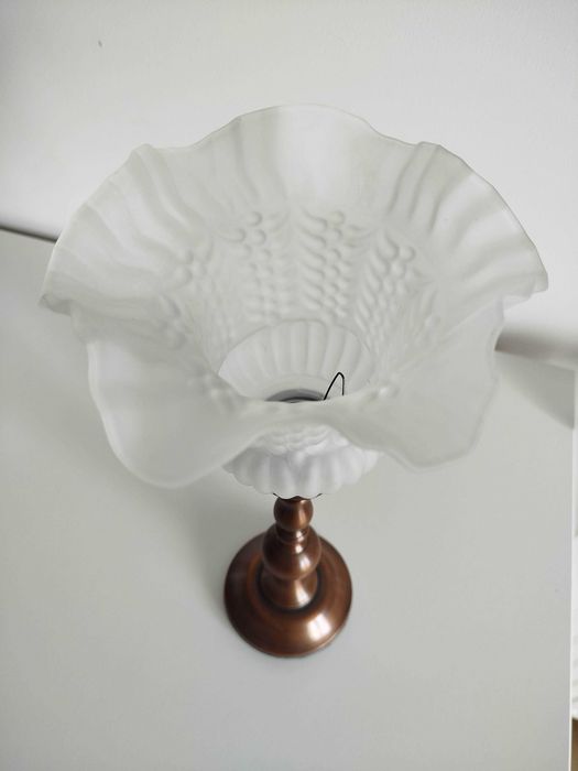 Metalowy toczony Brązowy świecznik z teksturowanym szkłem