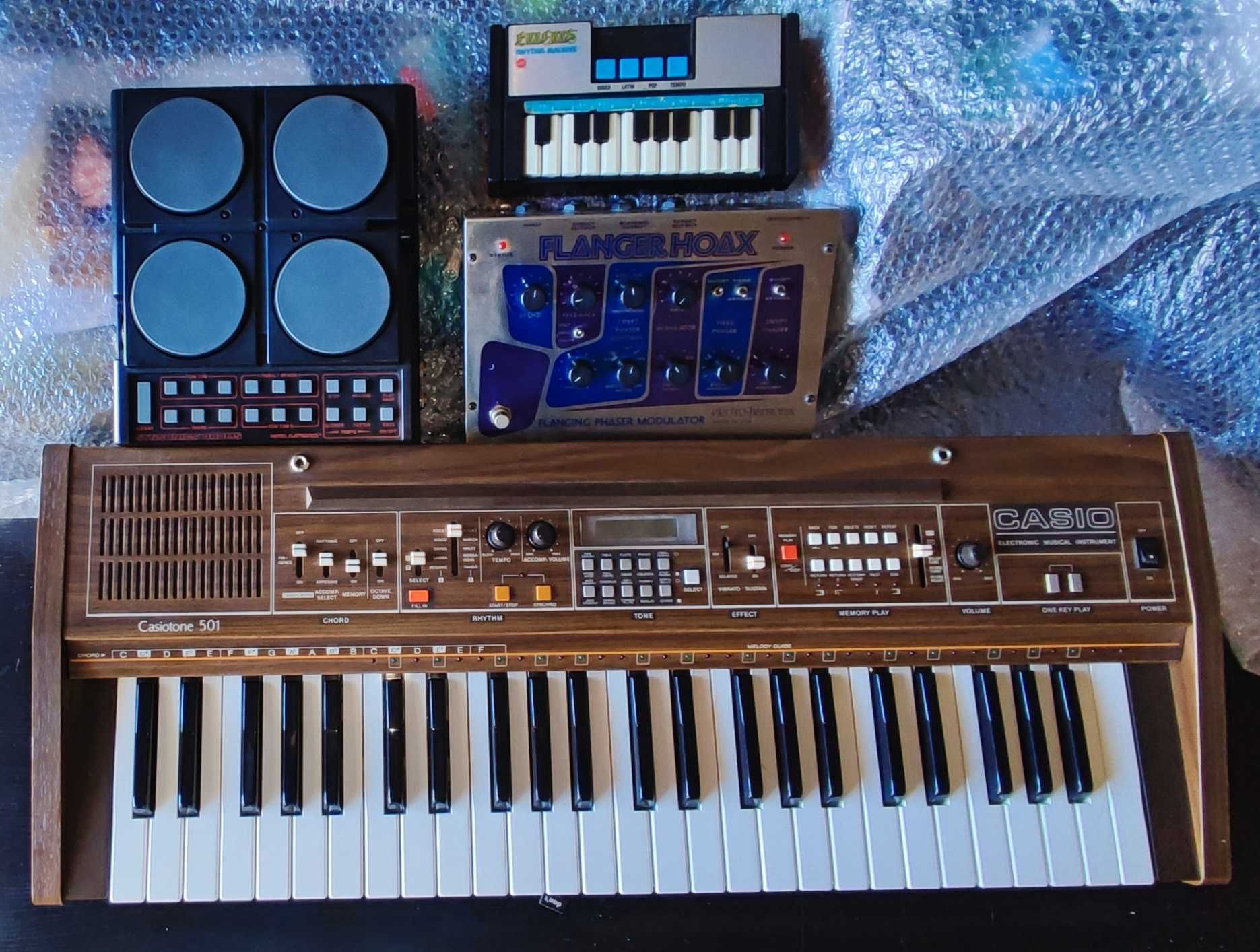 Vintage Synths * Drums * Mixers * Fx's * Eurorack * Midi * * *