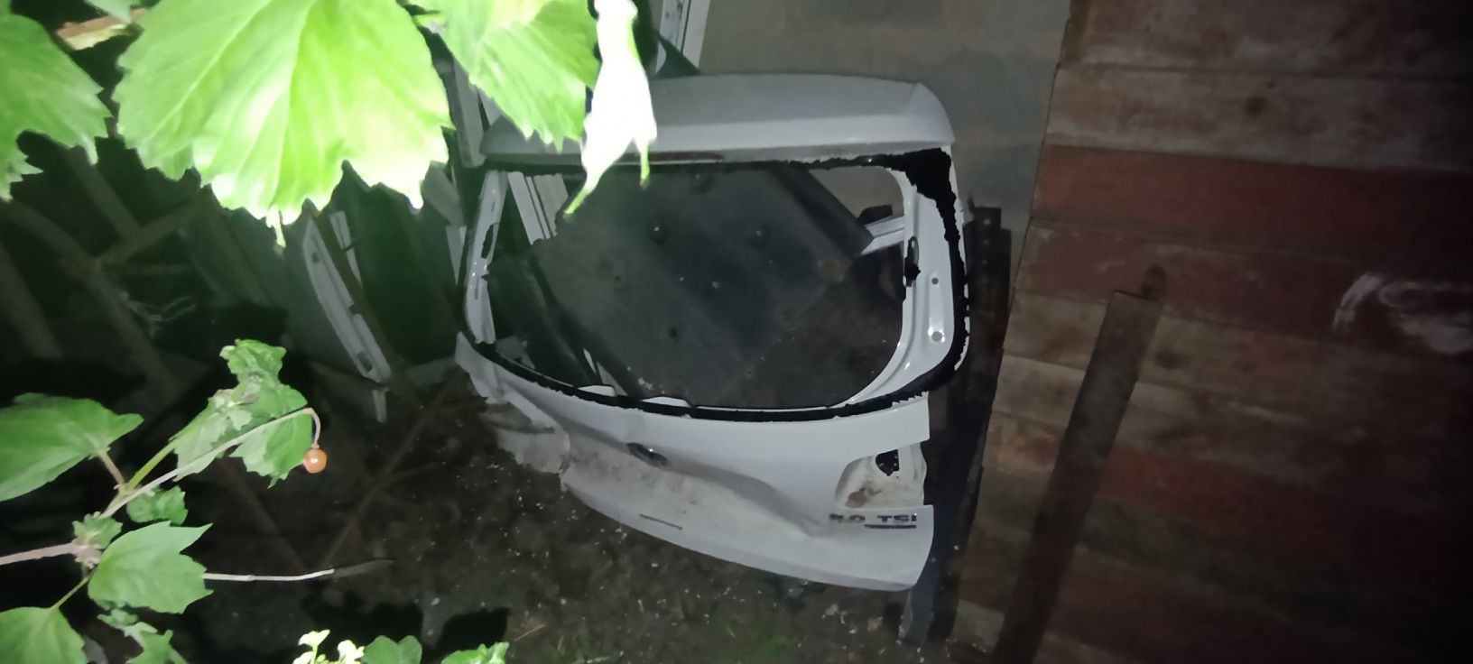 Задня ляда VW Tiguan 1 покоління