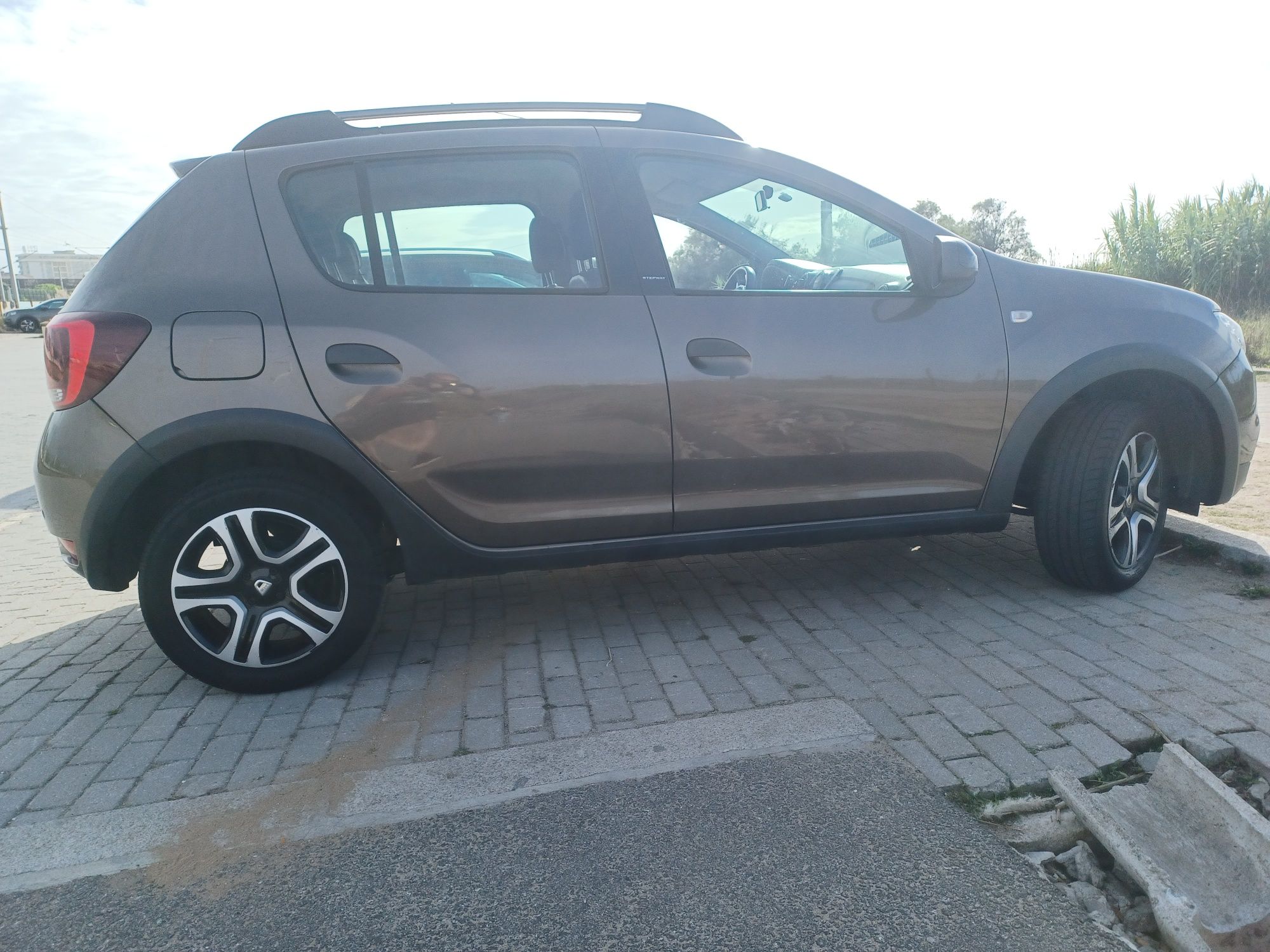 Dacia Sandero ( versão STEPWAY ) 1.0 gasolina GPL