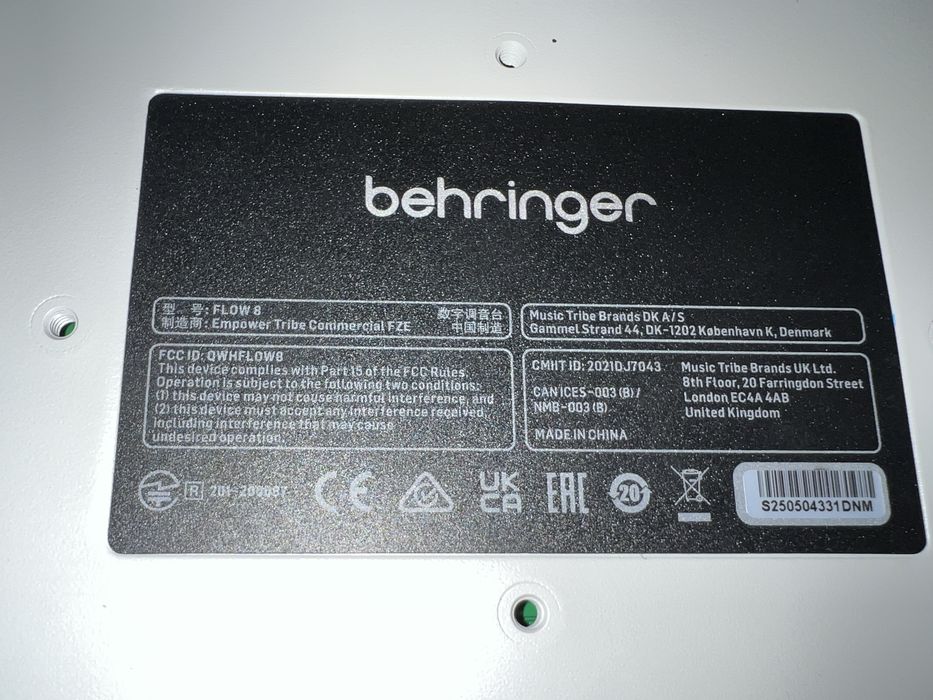 Цифровий мікшер BEHRINGER FLOW 8