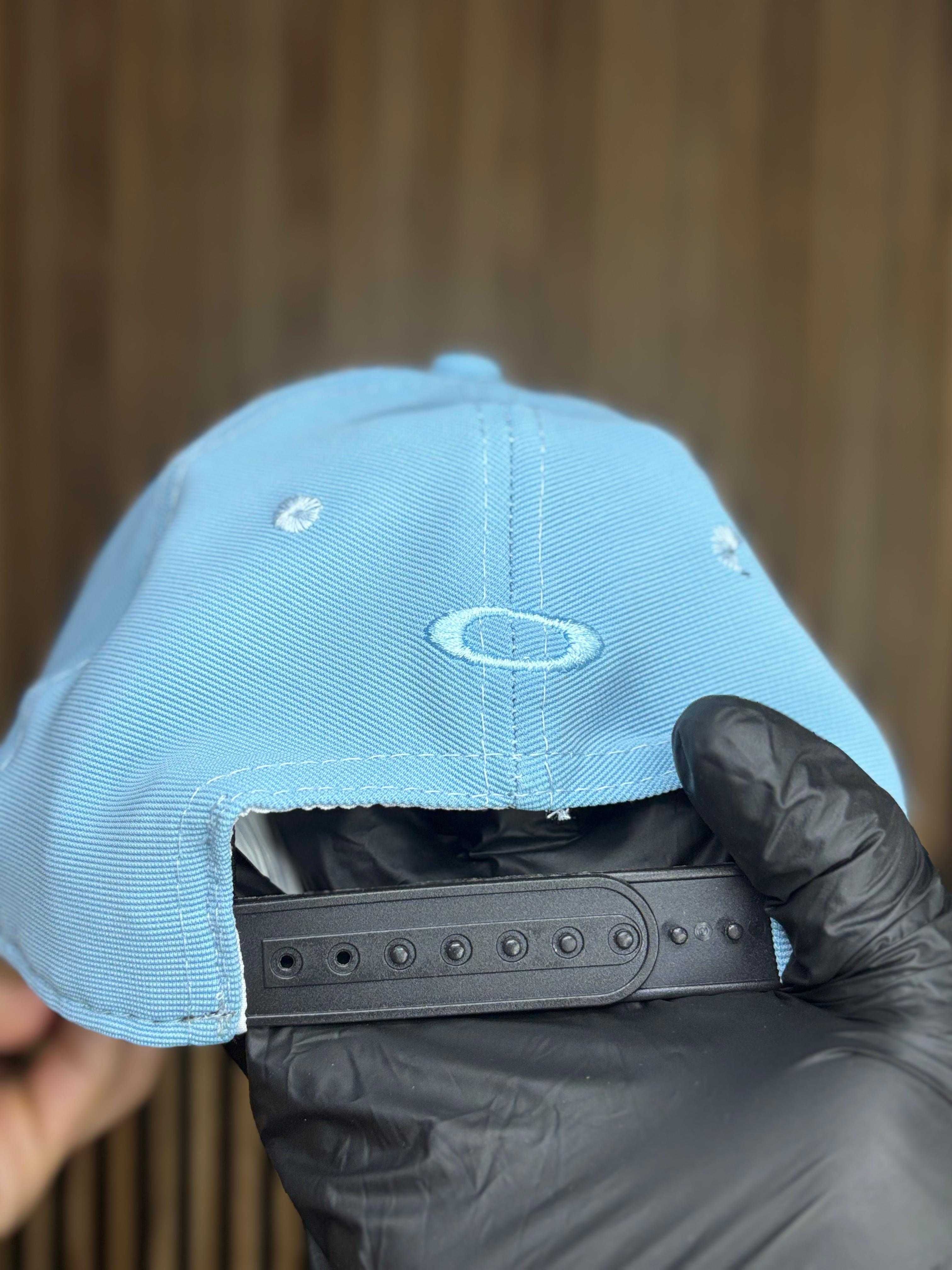 Boné Oakley Aba Curva azul marinho - 1º Linha