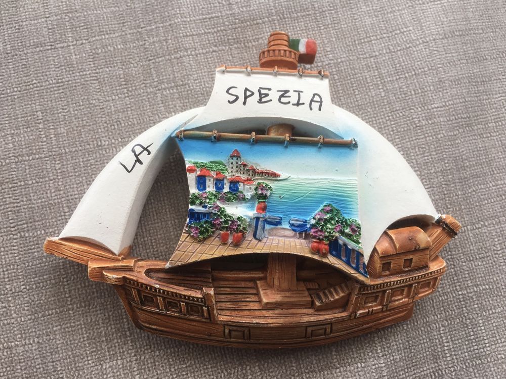 Magnes ceramiczny 3D na lodówkę z Włoch - La Spezia Włochy - statek