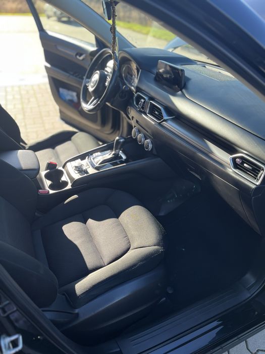 Автомобіль Мазда сх-5