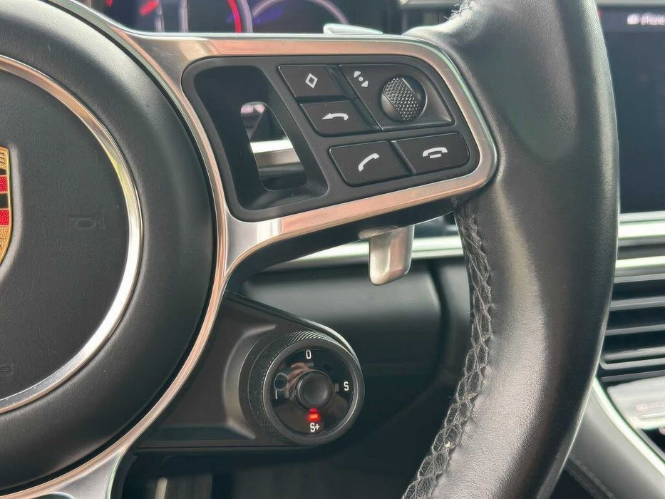 Porsche Panamera GTS      2020