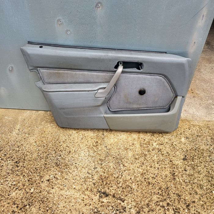 Forras cinza mercedes 190