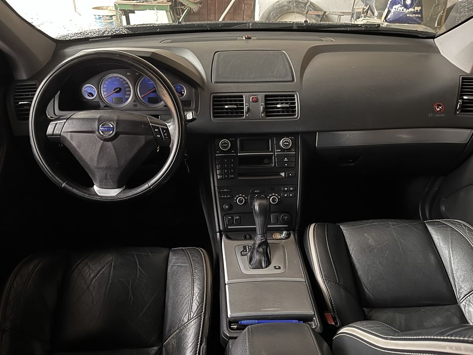 Volvo xc90 2,4 D5 -7 osobowy 4x4