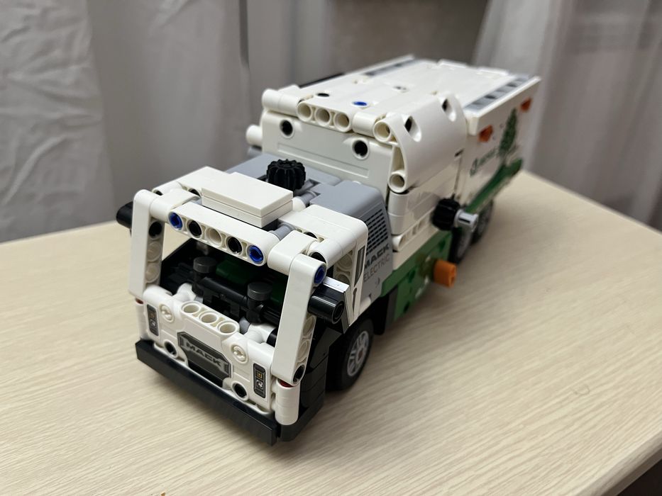 Оригінальний набір lego сміттєвоз