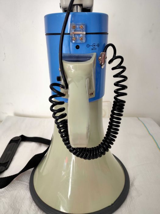 Мегафон GIANT SAFETY мощный громкоговоритель для улицы и мероприятий