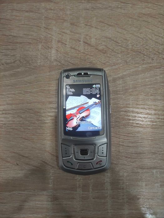 Мобільний телефон Samsung Z400