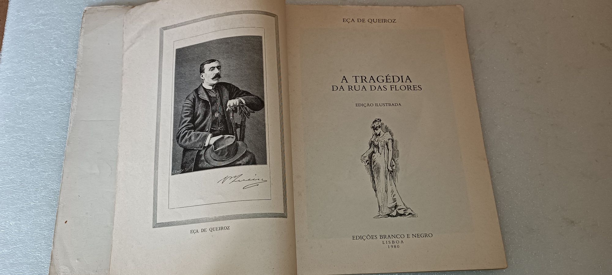 Livro antigo A tragédia da Rua das Flores – Edição ilustrada