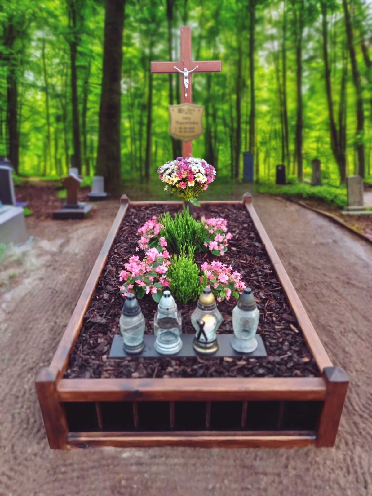 pomnik nagrobek z drewna sosnowego obudowa grobu wszystkich świętych