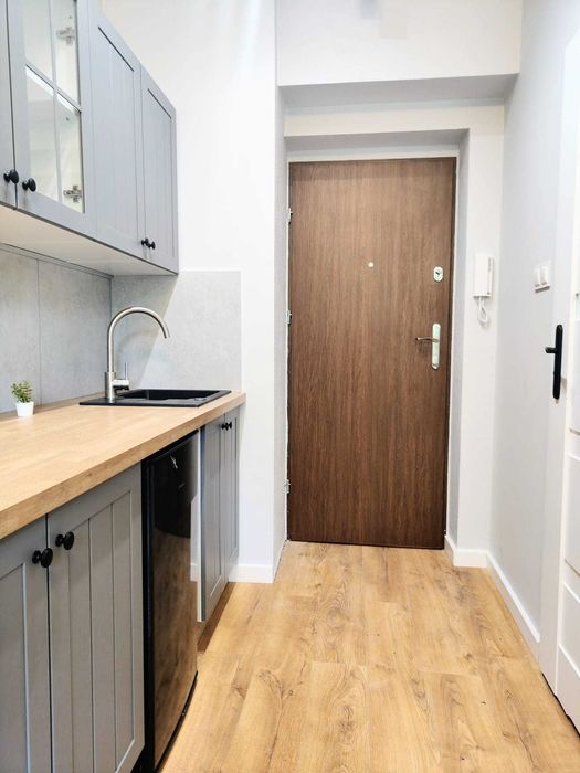 NOWA kawalerka (20 m2) 400 m od Piotrkowskiej. Przy pl. Niepodległości