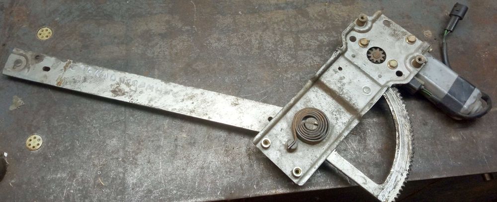 Мотор привода стеклоподъёмника . Мотор двірників авто